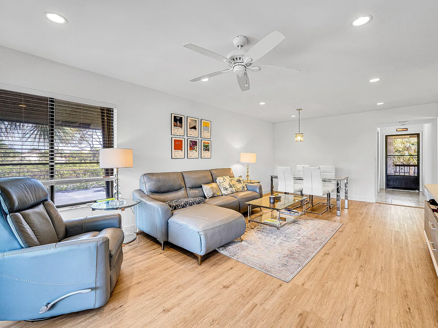 2 bed, 2.0 bath, 995 sqft, $2,600 — Photo 2