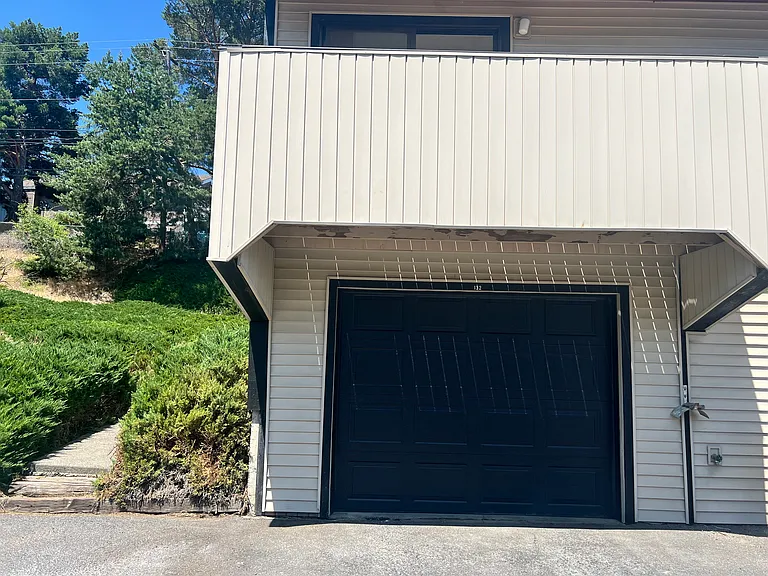 132 NW Larry St — Photo 12