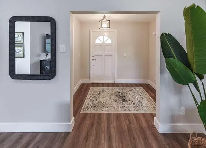 3 bed, 2.0 bath, 1518 sqft, $5,000 — Photo 3