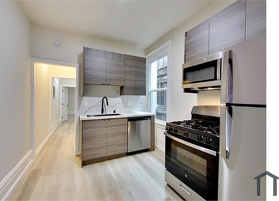 5th image of 1922 Bush St #A