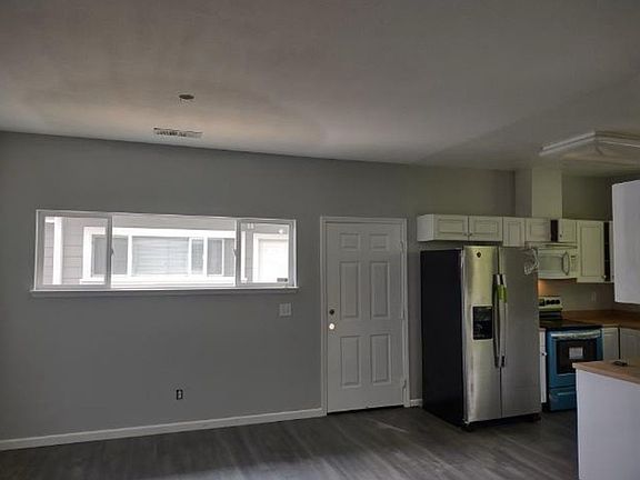 5th image of 844 3rd St W