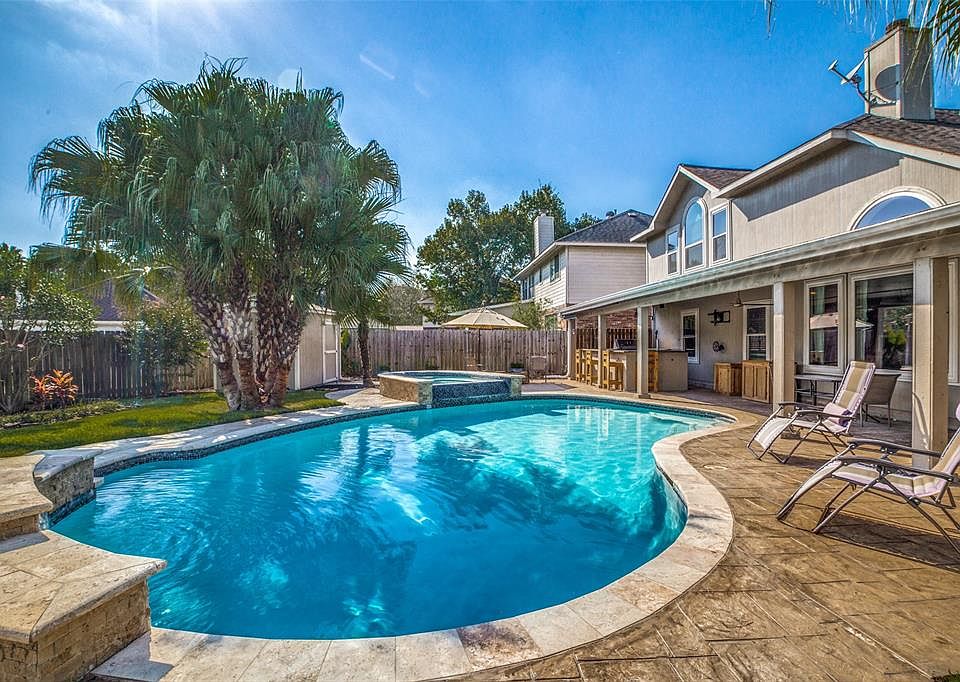 1st image of 31227 Kensington Park Dr