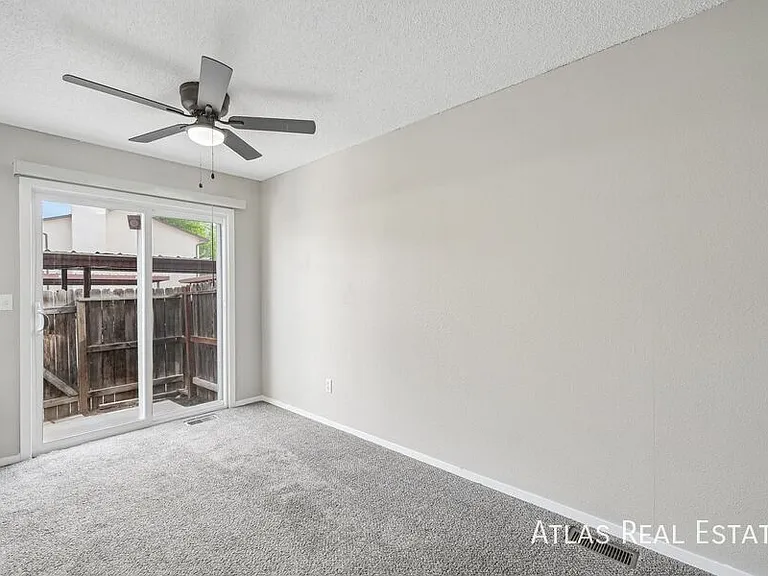 3027 Starlight Cir — Photo 10