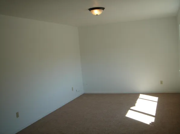 8055 SE Gladstone St #5, Portland, OR 97206
