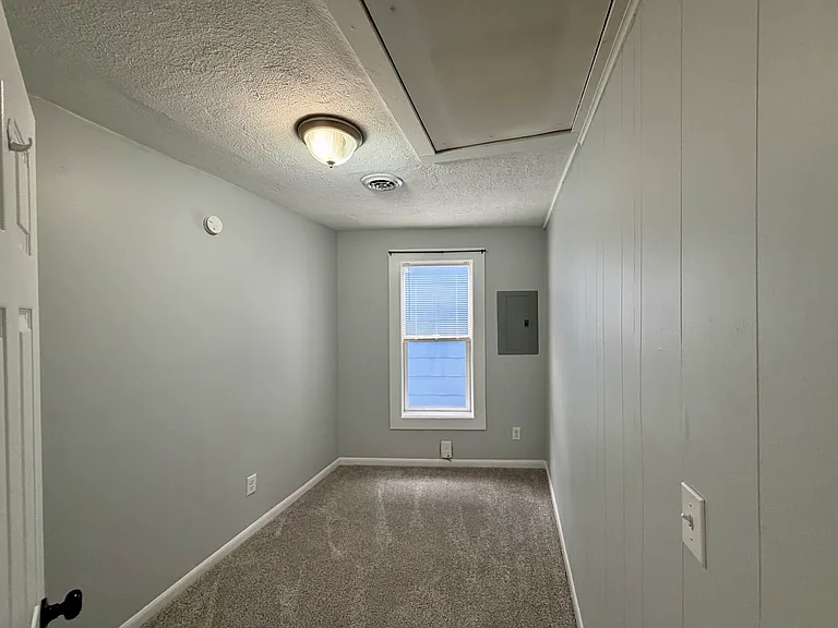 542 Camp St — Photo 11
