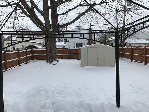 4th image of 203 Zimmerman Blvd