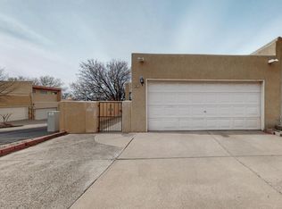 35 Pheasant Hill Dr NE, Albuquerque, NM 87111