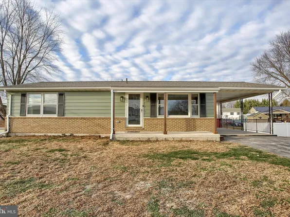 10 Bear Cir, Hanover, PA 17331