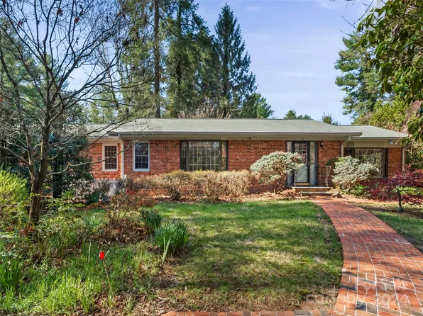 10 Memminger Dr, Flat Rock, NC 28731