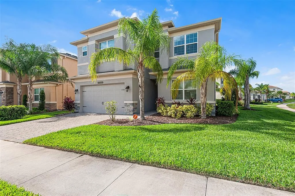5 bed, 4.5 bath, 3251 sqft, $4,300 — Photo 2