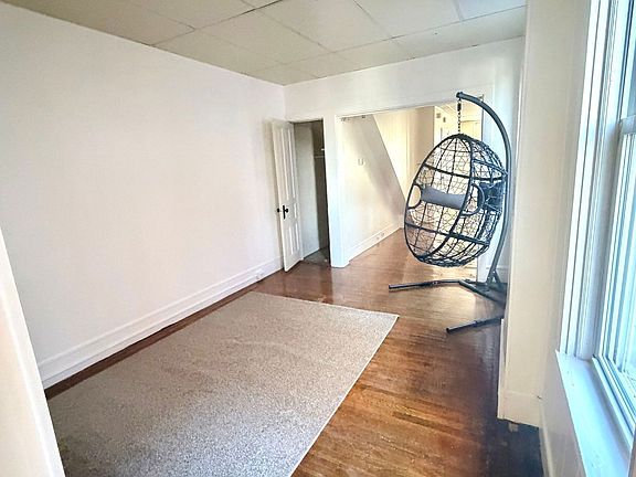 5th image of 839 E Orange St Floor 1