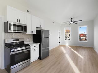 1322 W Ohio St #2R, Chicago, IL 60642