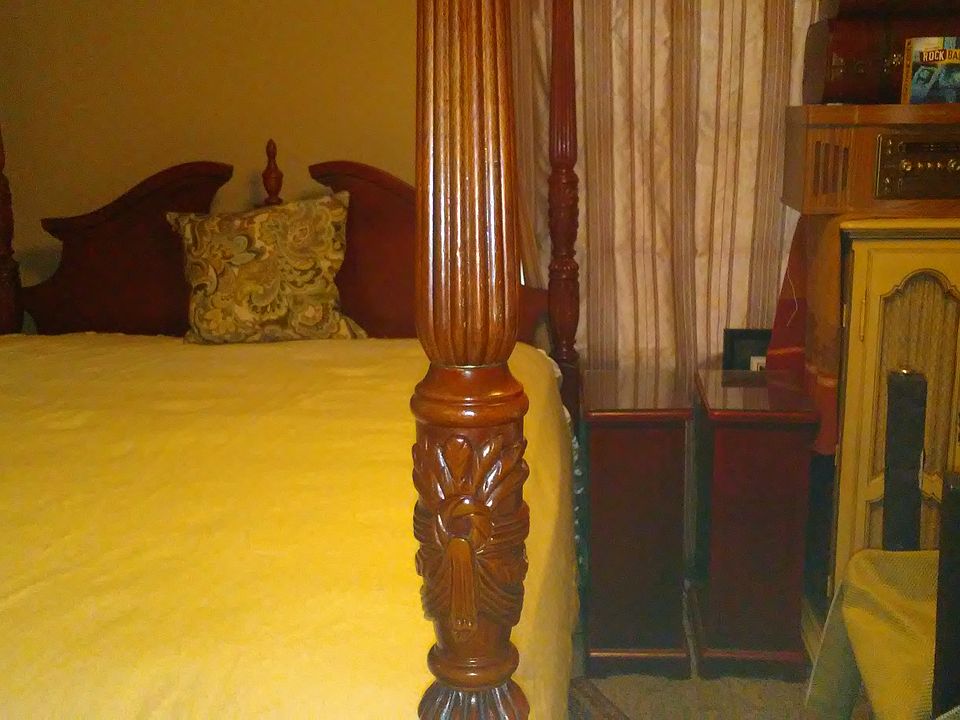3rd bedroom, new thick car


