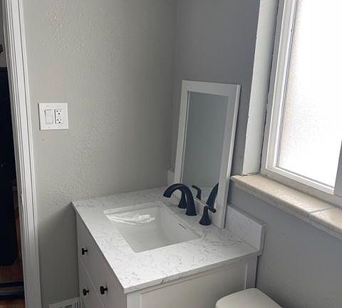 4th image of 4040 Norwich Way