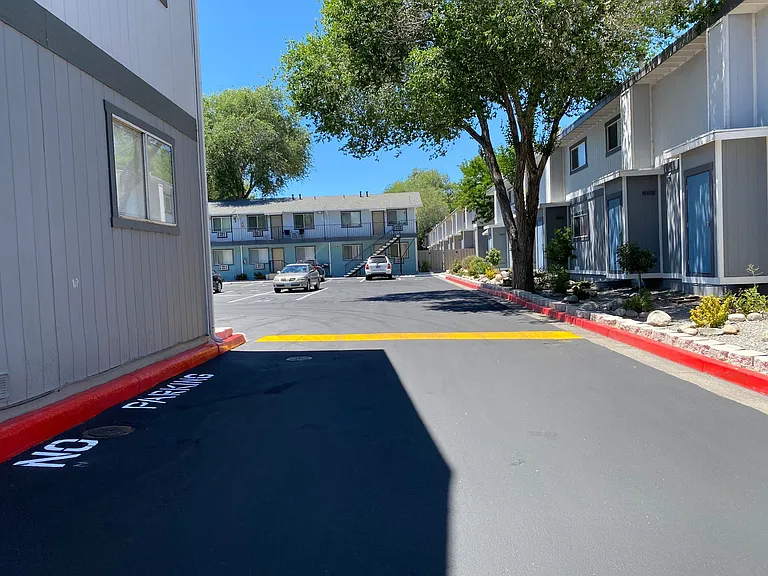 Mountain Vista Apartments — Photo 12
