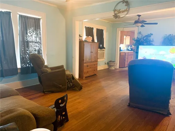 306 S 3rd St, Okemah, OK 74859