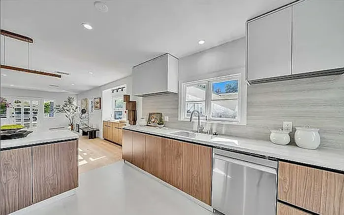 959 Worcester Ave — Photo 8