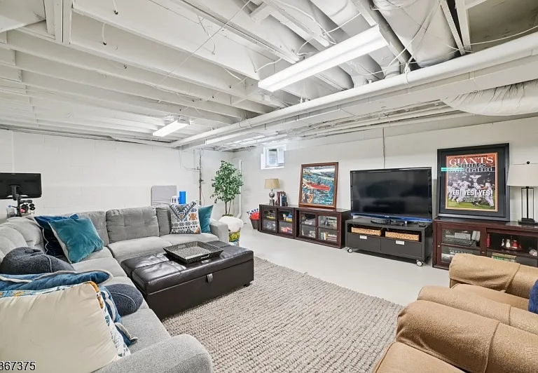 415 Fairmount Ave — Photo 22
