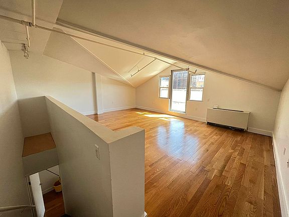 4th image of 836 Bergen St #D7