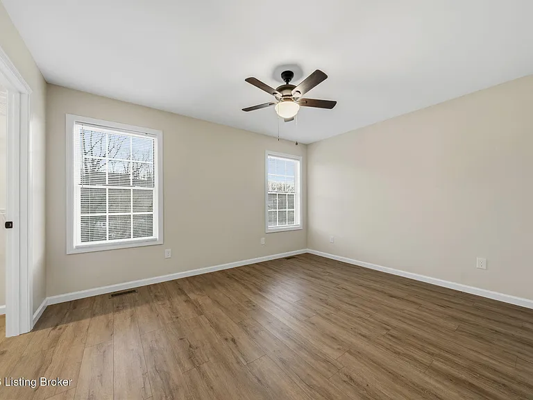 265 Washington St — Photo 10
