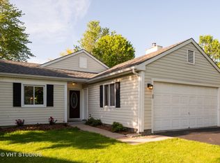 2442 Sunlight Ct, Aurora, IL 60502
