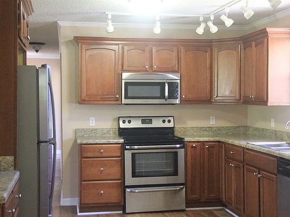 5th image of 145 Lou Dr SE