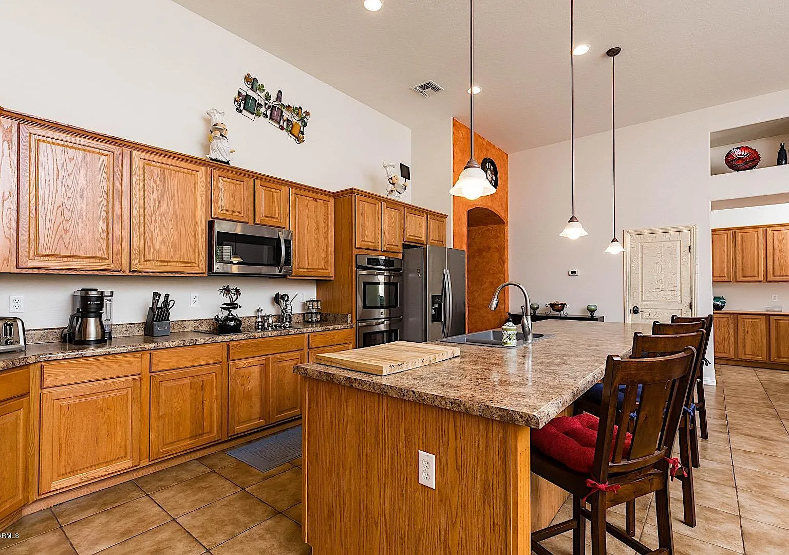 4 bed, 3.0 bath, 2894 sqft, $4,500 — Photo 4