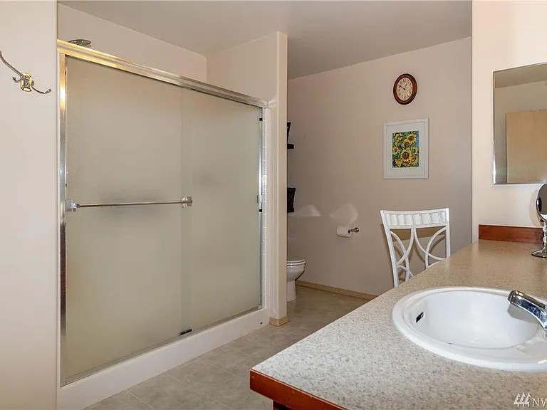 1304 Hudson St — Photo 9