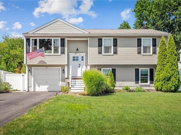 23 Carlson Dr, Cumberland, RI 02864
