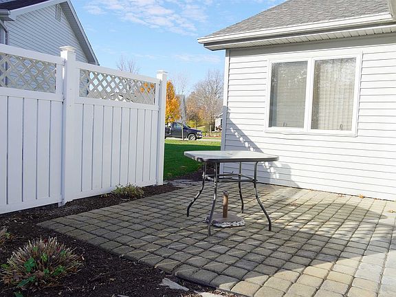 3rd image of 1732 E Inverness Cir
