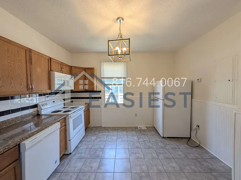 623 Northrup Ave — Photo 6