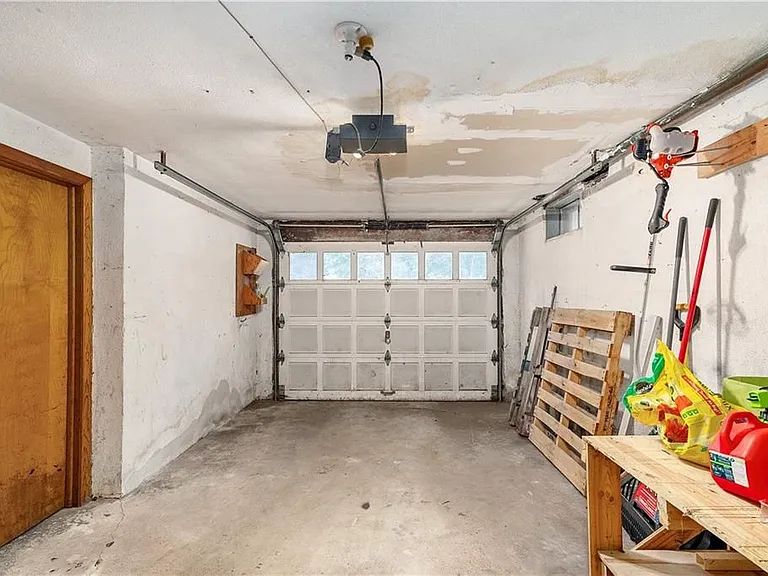 51 Ambrose St — Photo 47