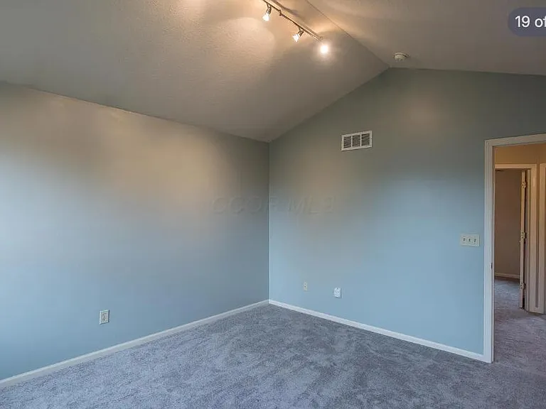 5499 Glenchester Dr — Photo 14