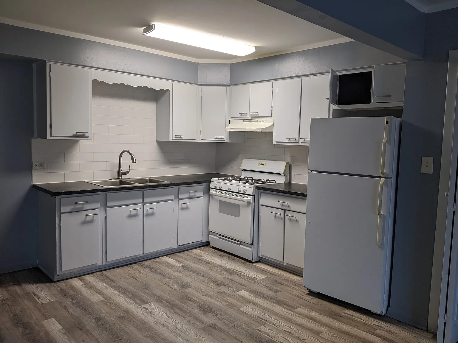 2 bed, 900 sqft, $1,700 — Photo 2