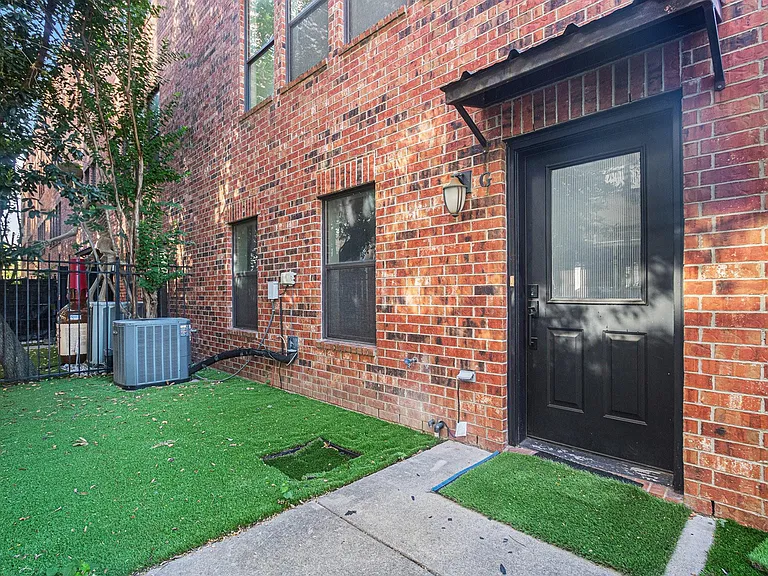 2422 Navigation Blvd #G — Photo 16