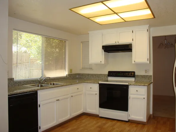 7058 Enright Dr, Citrus Heights, CA 95621