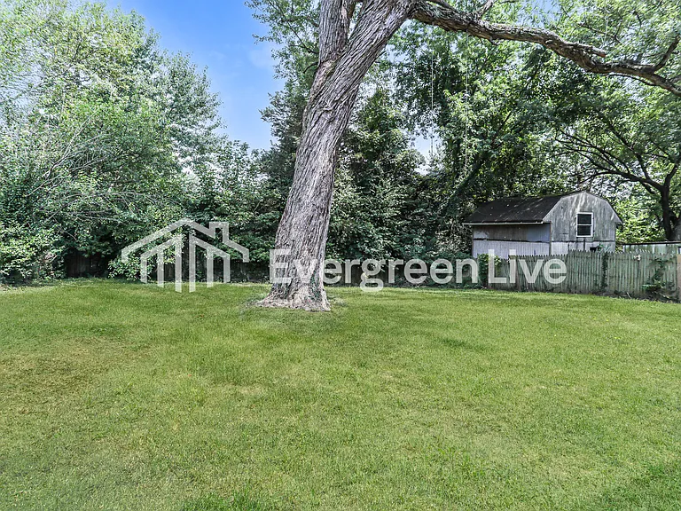 9622 Sacramento St — Photo 15