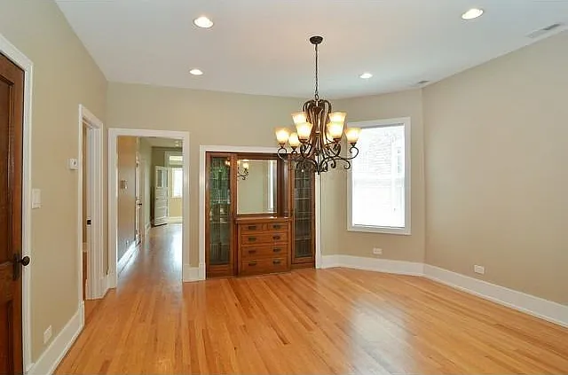 4219 N Leavitt St #2 — Photo 2