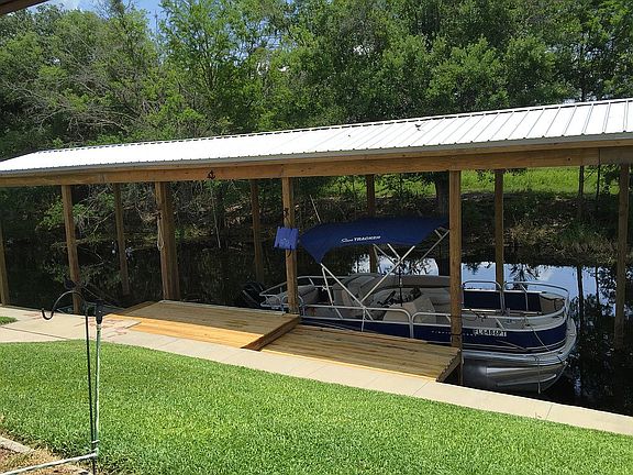 Boat house two lifts