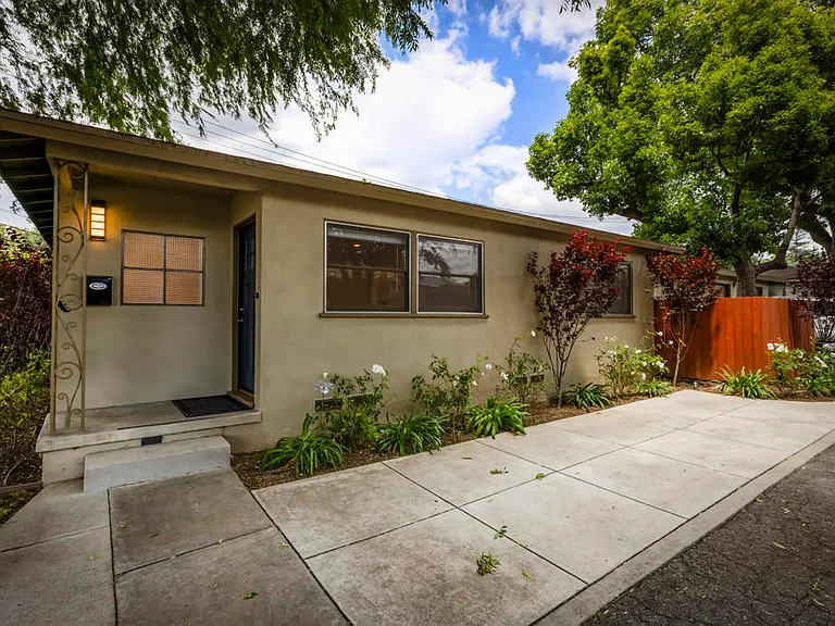 420 Violet Ave — Photo 4