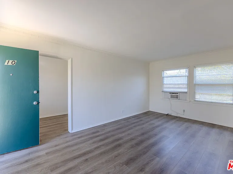 1940 S Robertson Blvd #10 — Photo 3