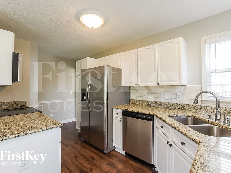 1703 Glenn Meade Dr — Photo 7