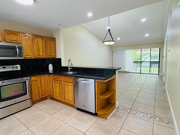 3rd image of 3939 NE 5th Ave APT A206