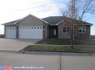 8927 S 72nd St, Lincoln, NE 68516