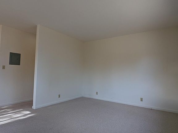 2nd image of 38 N Humboldt St