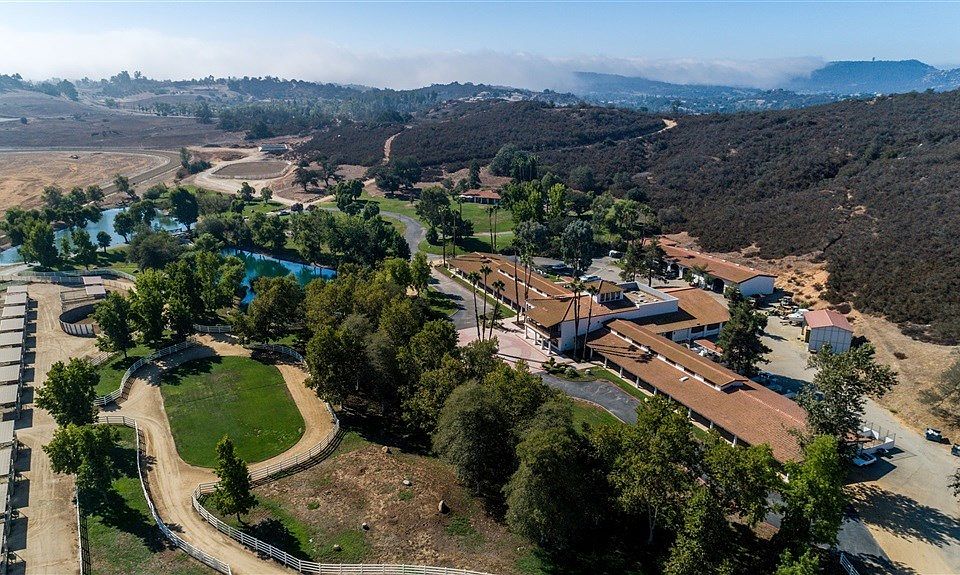 2nd image of 40825 Sierra Maria Rd
