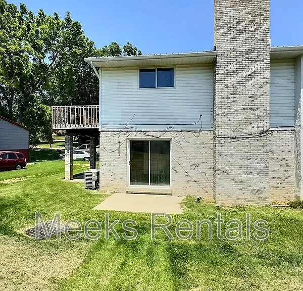 58 Maple Ln — Photo 2