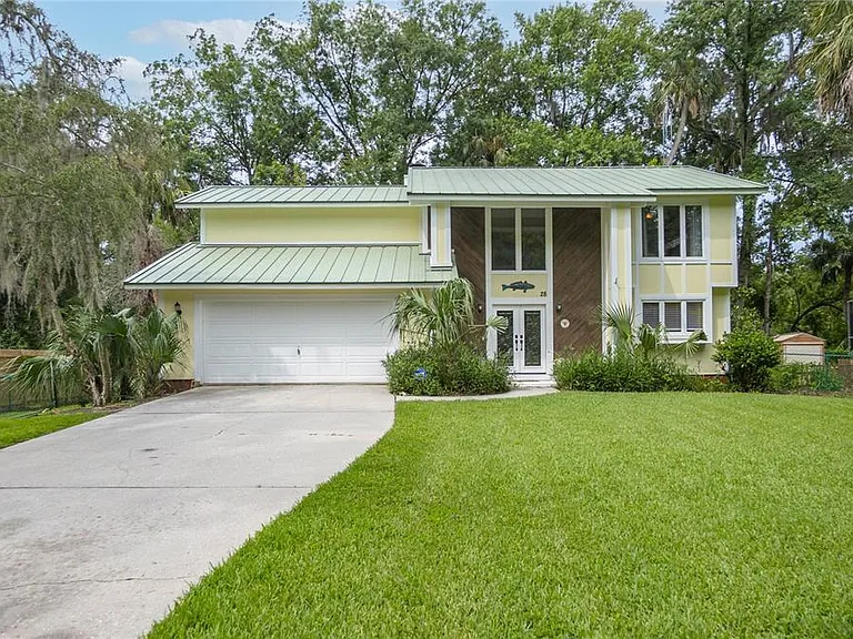 28 Rivertrail Dr — Photo 1