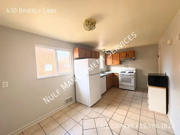 430 Brierly Ln, West Mifflin, PA 15122