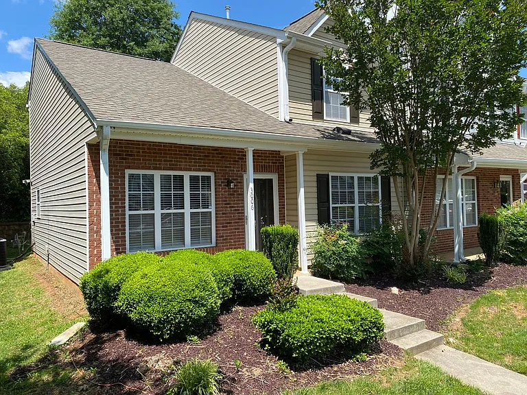 3006 Kensington Pl — Photo 2